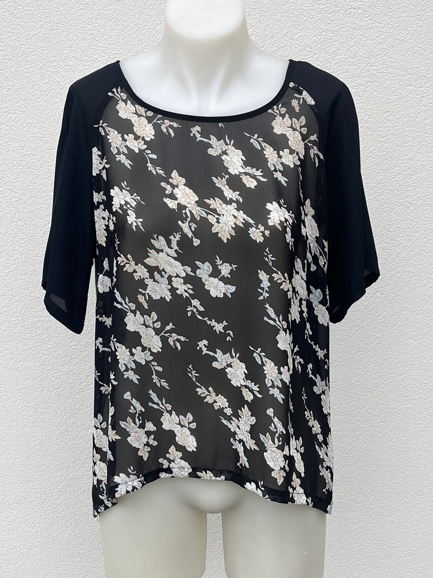 Seeking Lola Floral Top -Sz 10