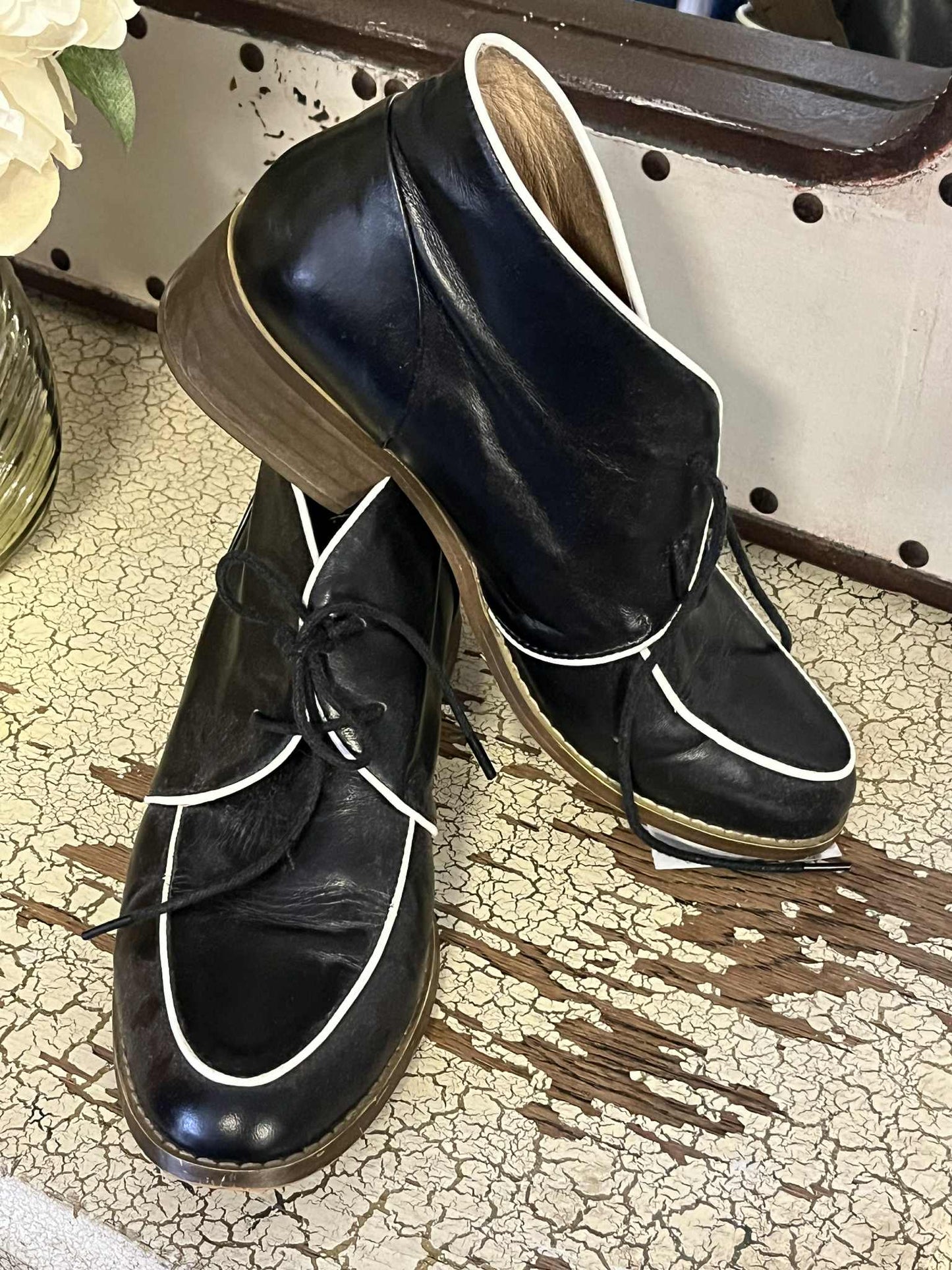 Nu by Neo Black Shoes - Sz 38