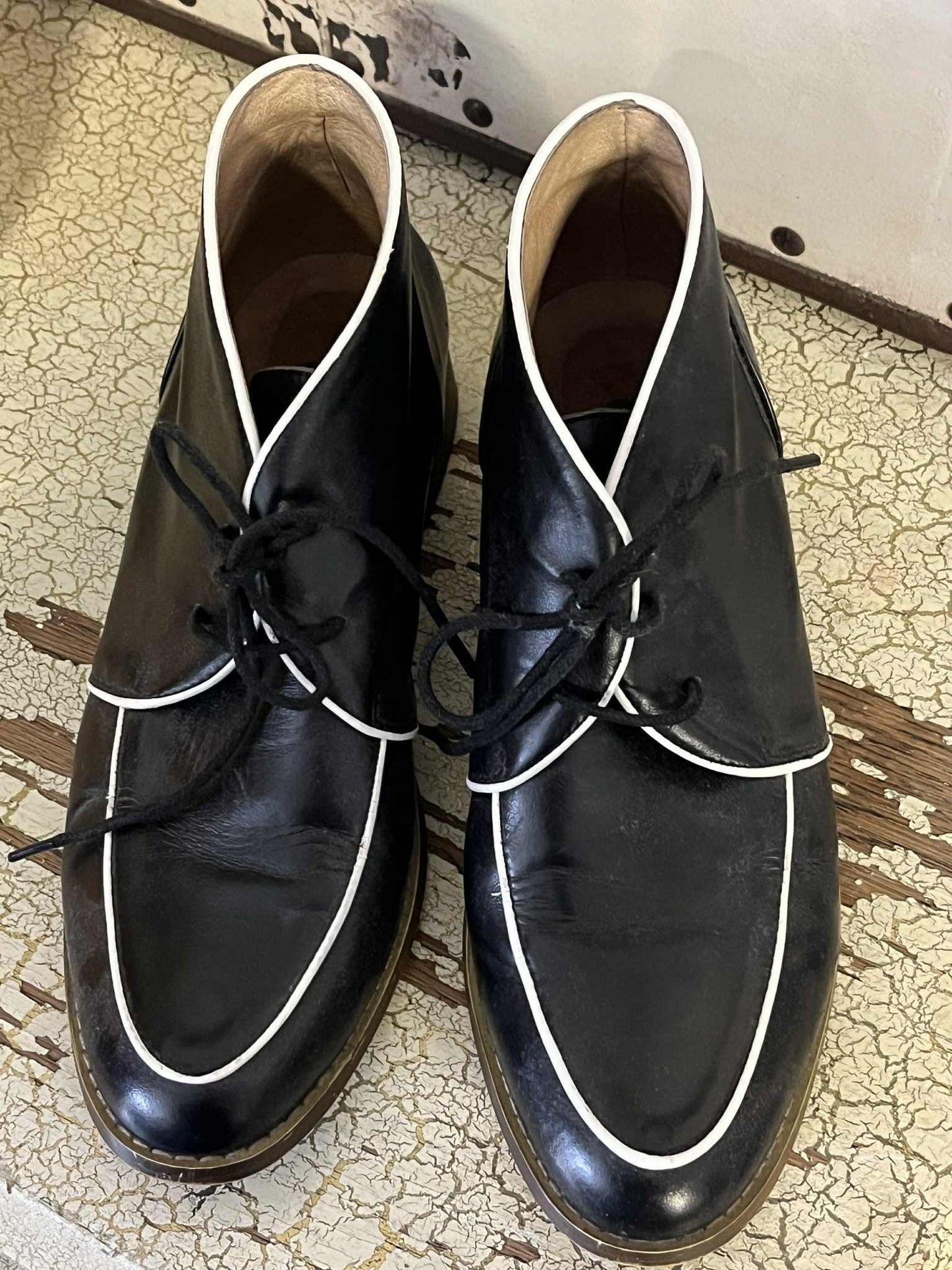 Nu by Neo Black Shoes - Sz 38